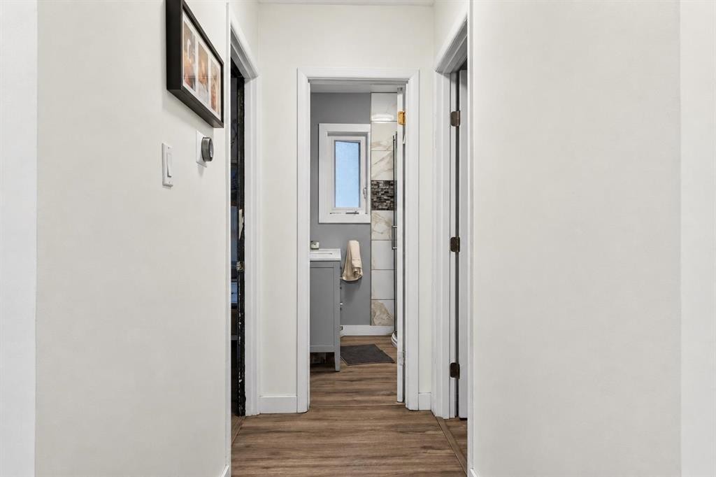 6420 18 Street Se, Calgary, AB - Indoor Photo Showing Other Room