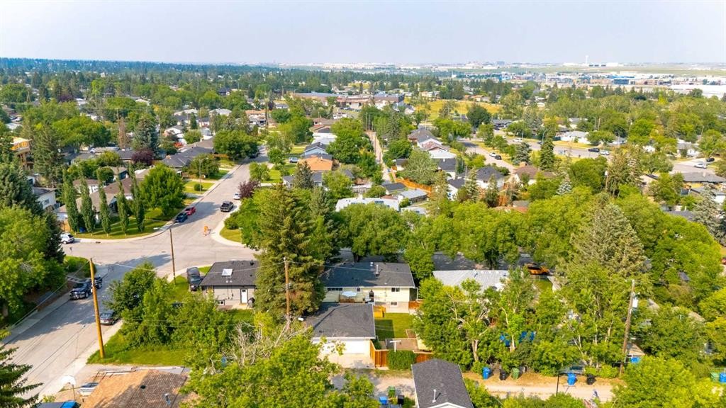 131 Thorncrest Road Nw, Calgary, AB - Outdoor With View