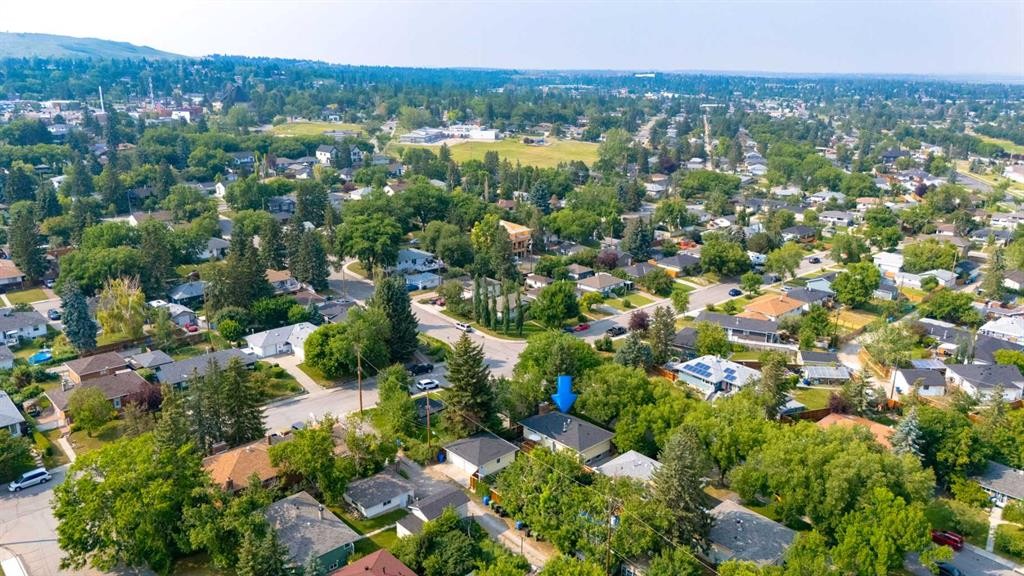 131 Thorncrest Road Nw, Calgary, AB - Outdoor With View