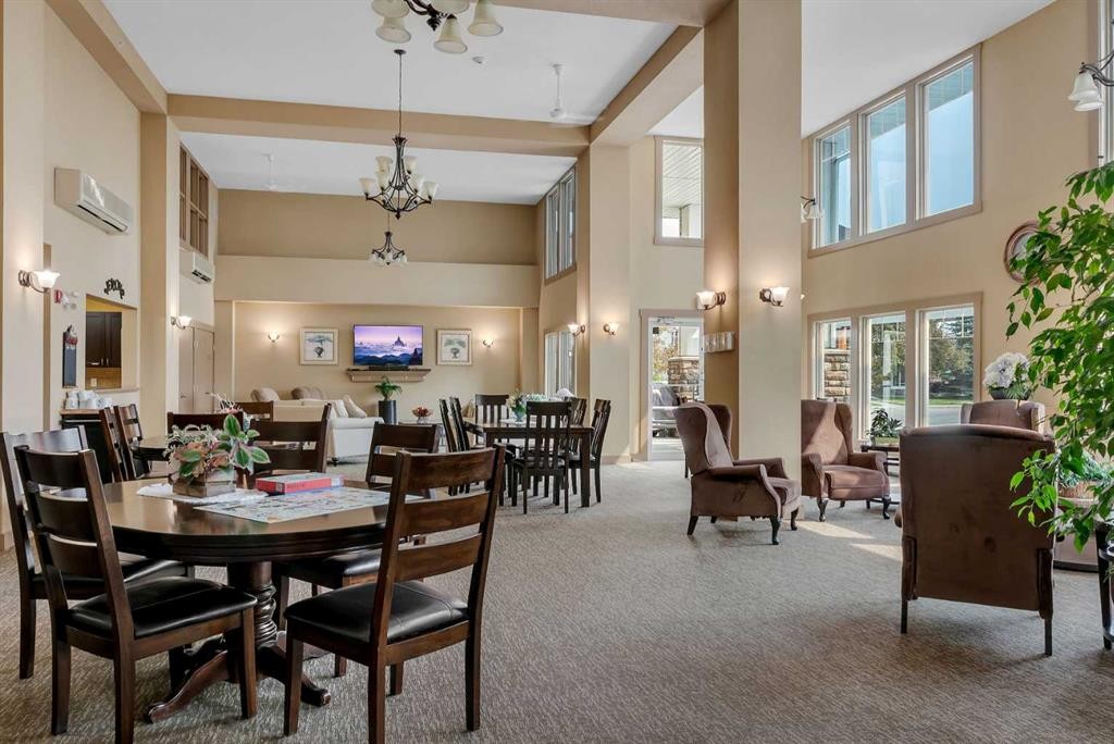 116-428 Chaparral Ravine View Se, Calgary, AB - Indoor Photo Showing Dining Room