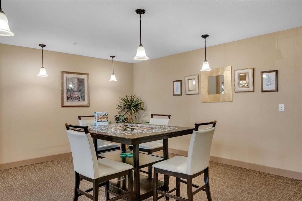 116-428 Chaparral Ravine View Se, Calgary, AB - Indoor Photo Showing Dining Room