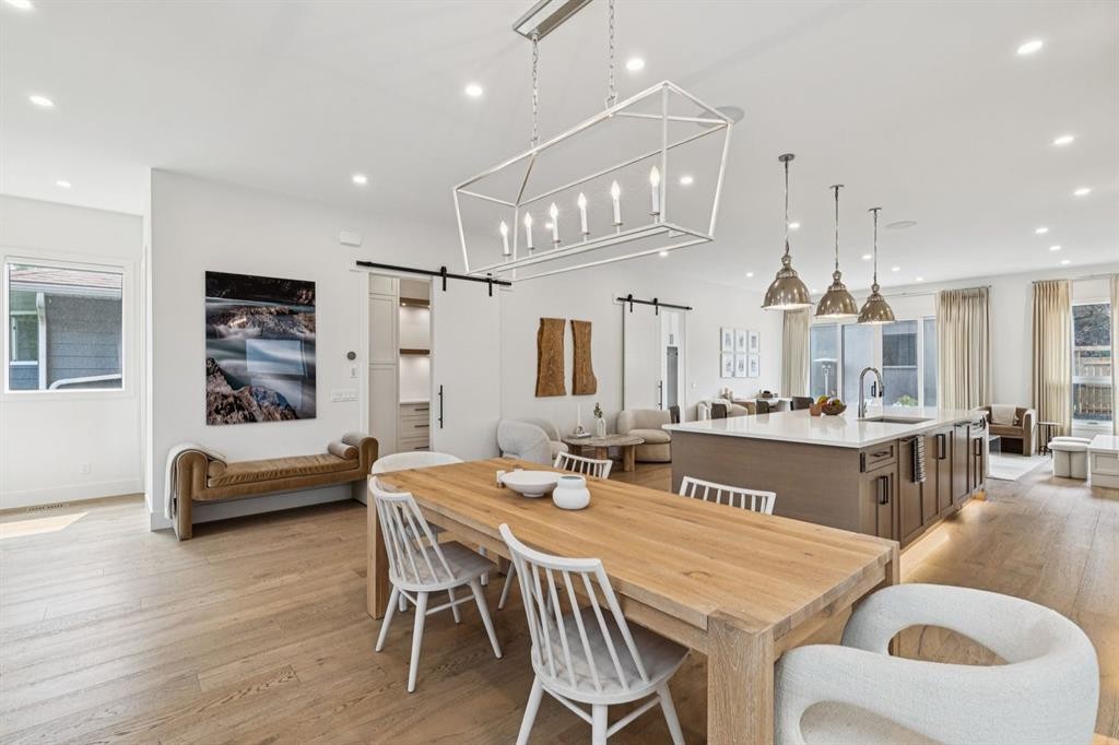 4407 17 Street Sw, Calgary, AB - Indoor Photo Showing Dining Room