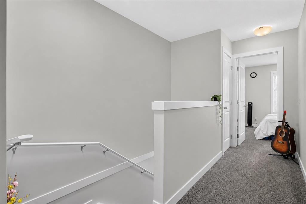 20 Evanscrest Park Nw, Calgary, AB - Indoor Photo Showing Other Room