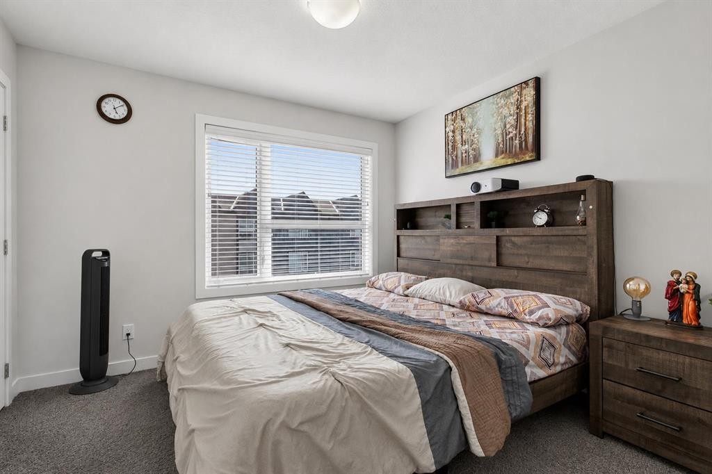 20 Evanscrest Park Nw, Calgary, AB - Indoor Photo Showing Bedroom