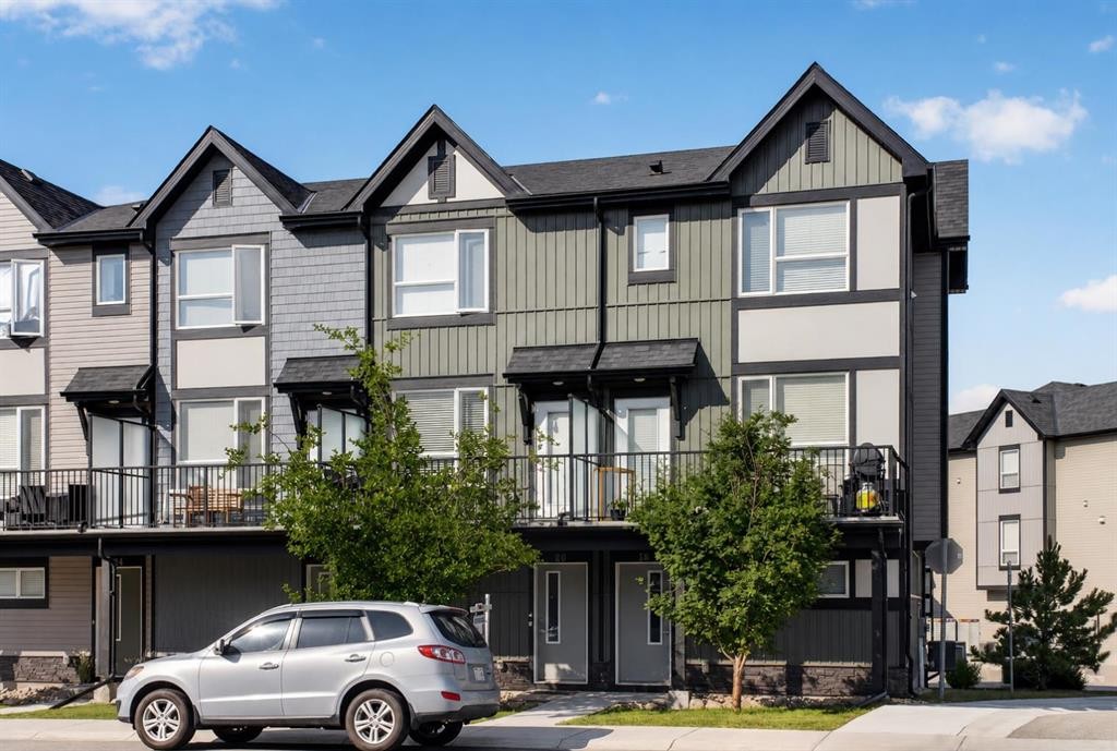 20 Evanscrest Park Nw, Calgary, AB - Outdoor With Balcony With Facade