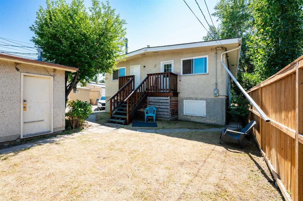 254 23 Avenue Ne, Calgary, AB - Outdoor With Exterior