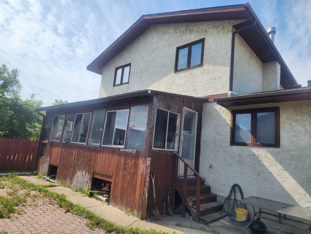 39 Whiteram Close Ne, Calgary, AB - Outdoor With Exterior