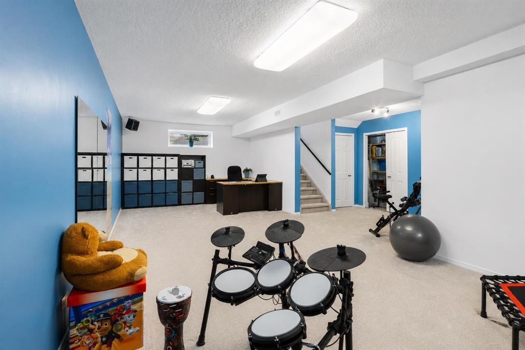 92 Cranleigh Close Se, Calgary, AB - Indoor Photo Showing Other Room