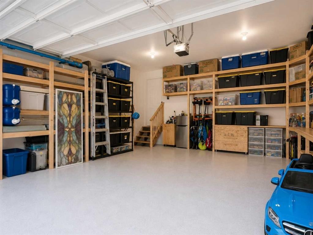92 Cranleigh Close Se, Calgary, AB - Indoor Photo Showing Garage