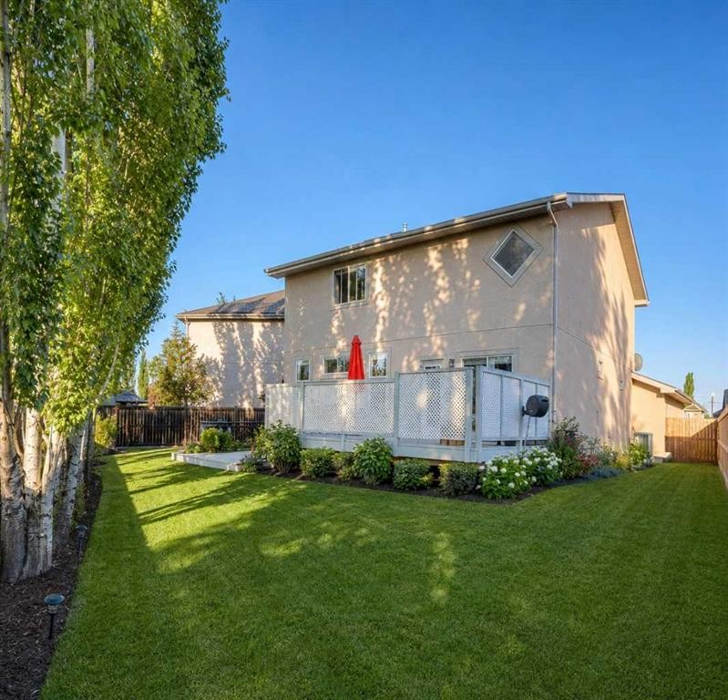 92 Cranleigh Close Se, Calgary, AB - Outdoor