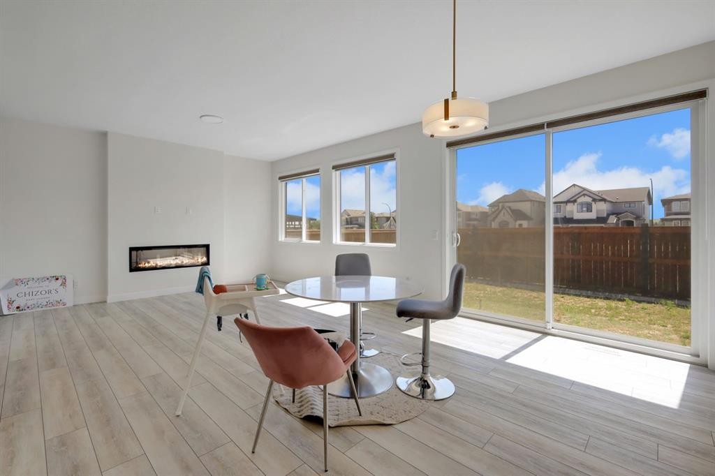 423 Legacy Circle Se, Calgary, AB - Indoor Photo Showing Dining Room