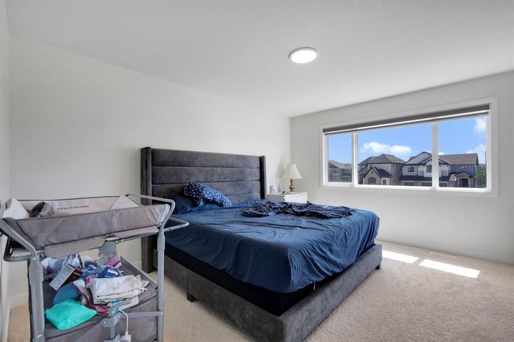 423 Legacy Circle Se, Calgary, AB - Indoor Photo Showing Bedroom