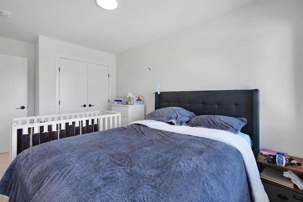 423 Legacy Circle Se, Calgary, AB - Indoor Photo Showing Bedroom