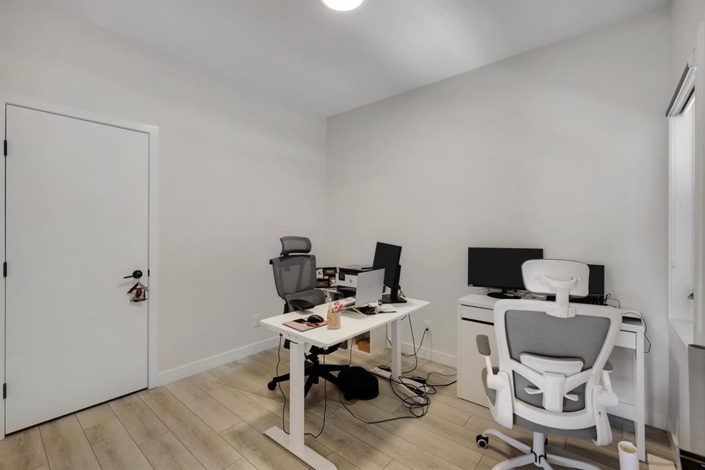 423 Legacy Circle Se, Calgary, AB - Indoor Photo Showing Office