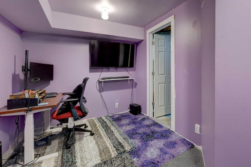 738 Queenston Terrace Se, Calgary, AB - Indoor
