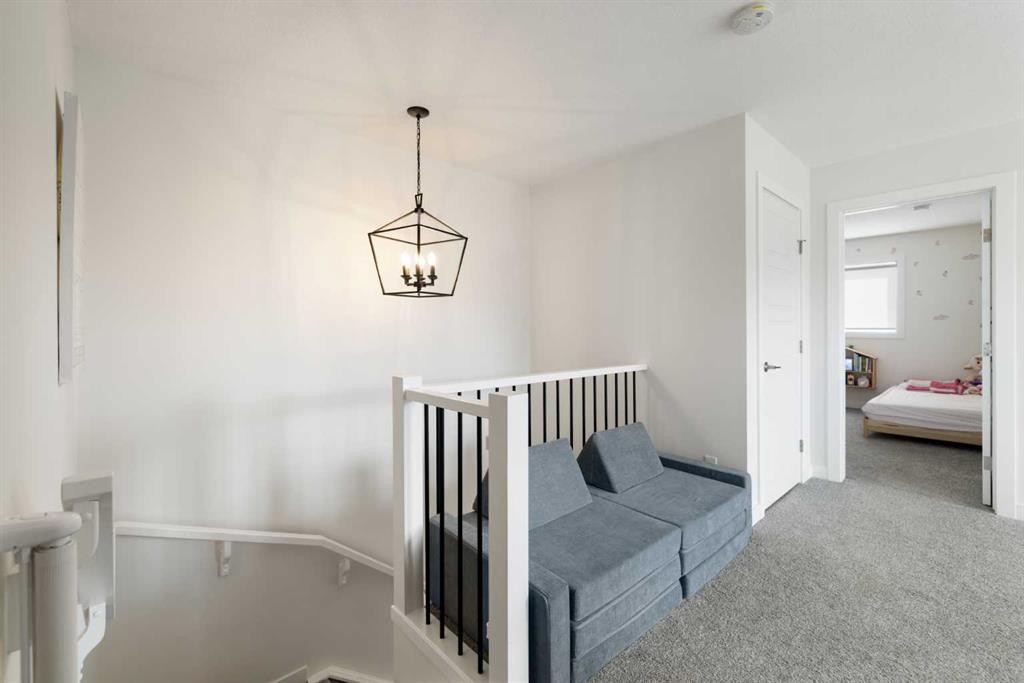 4 Mill Road, Cochrane, AB - Indoor