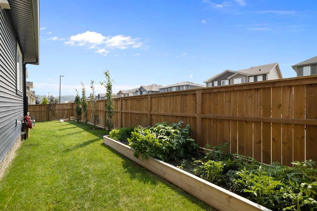 4 Mill Road, Cochrane, AB - Outdoor