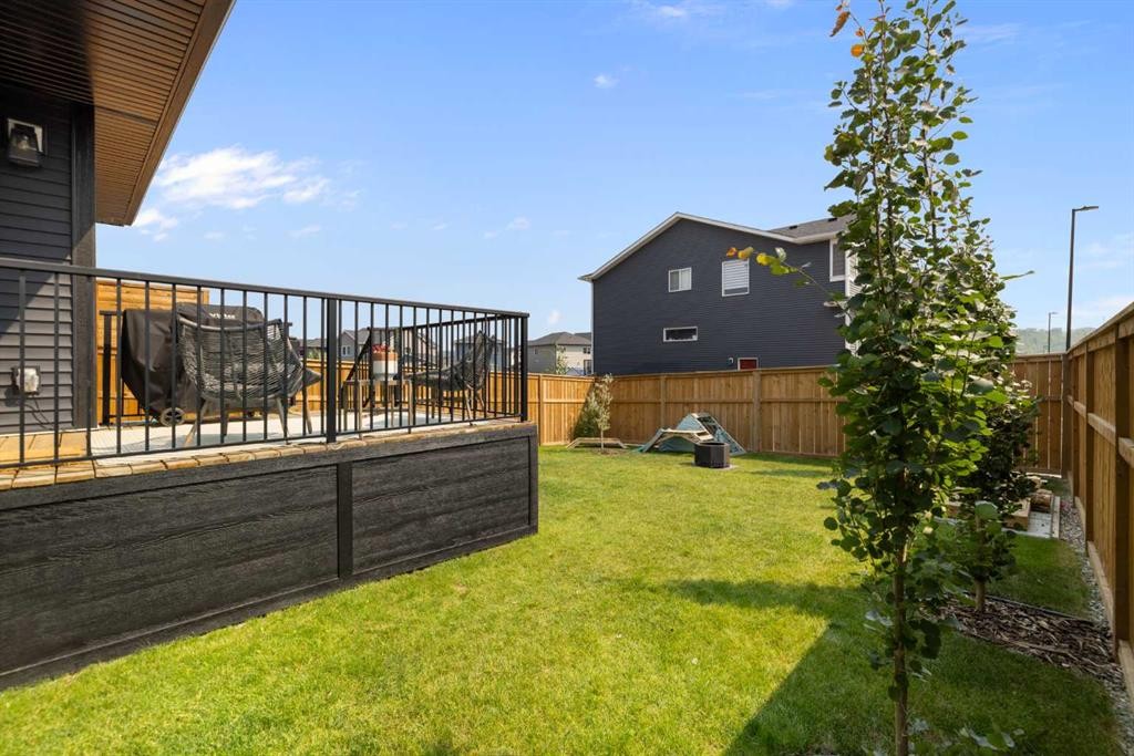 4 Mill Road, Cochrane, AB - Outdoor