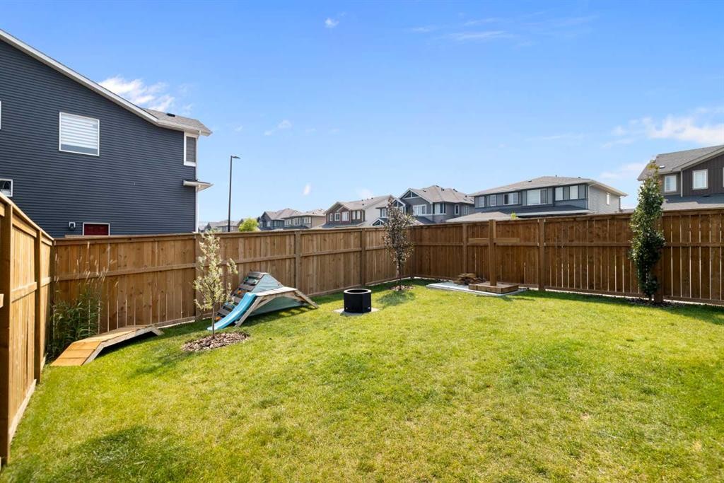 4 Mill Road, Cochrane, AB - Outdoor