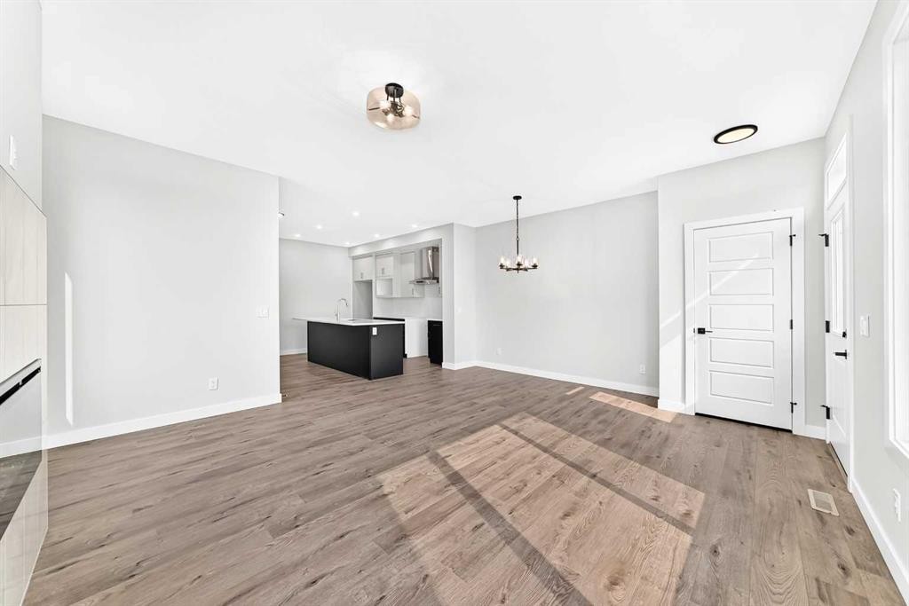 186 Lanark Gate Se, Airdrie, AB - Indoor Photo Showing Other Room