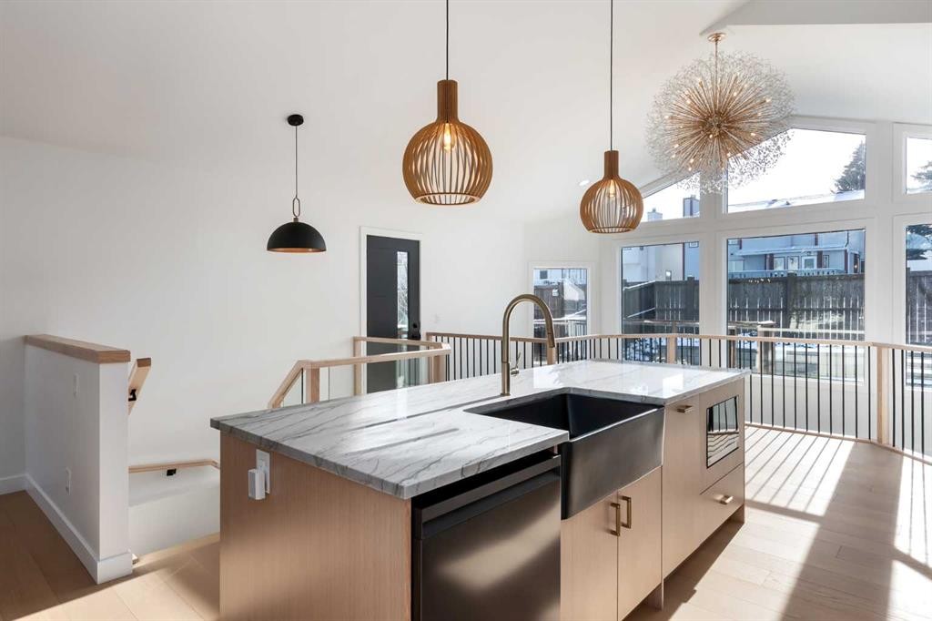 58 Edgevalley Close Nw, Calgary, AB - Indoor Photo Showing Kitchen