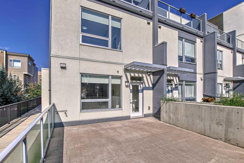 8539 8A Avenue Sw, Calgary, AB - Outdoor With Exterior