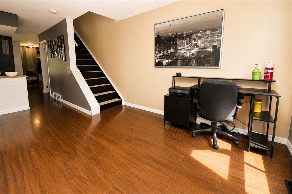 6527 Huntsbay Road Nw, Calgary, AB - Indoor