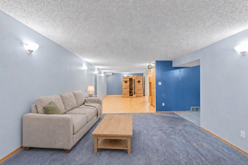 14538 37 Street Nw, Edmonton, AB - Indoor