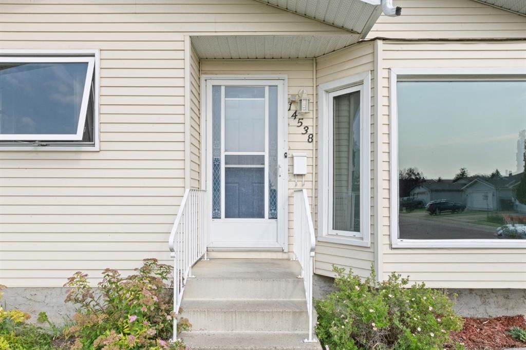 14538 37 Street Nw, Edmonton, AB - Outdoor