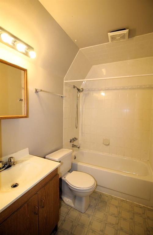 112 Macewan Meadow Crescent Nw, Calgary, AB - Indoor Photo Showing Bathroom