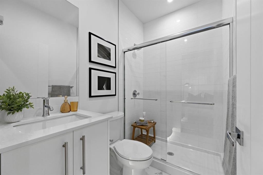 516-310 15 Avenue Sw, Calgary, AB - Indoor Photo Showing Bathroom