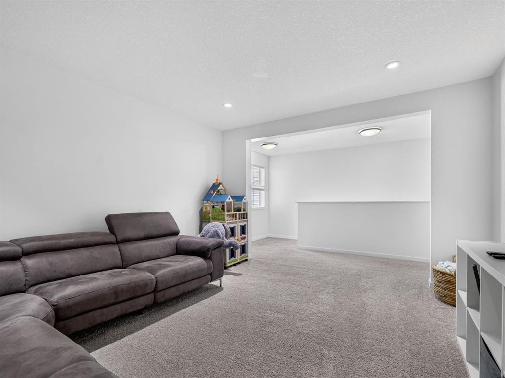 228 Masters Crescent Se, Calgary, AB - Indoor