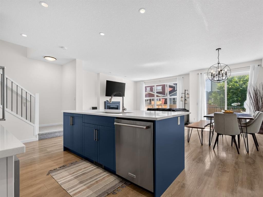 228 Masters Crescent Se, Calgary, AB - Indoor