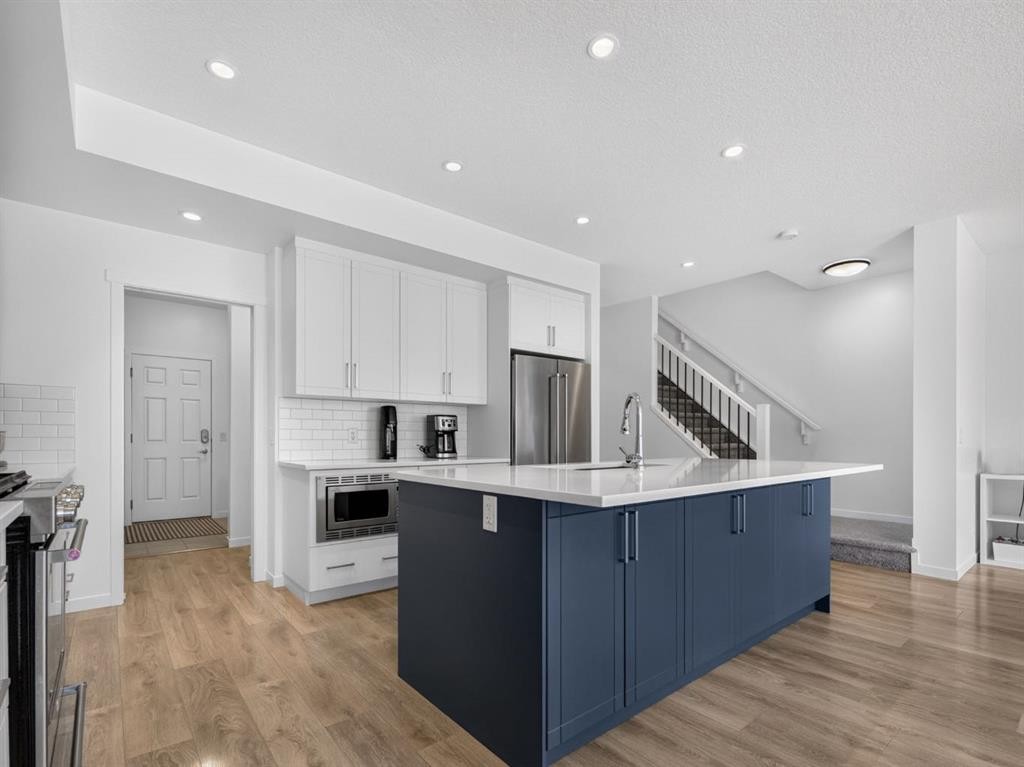 228 Masters Crescent Se, Calgary, AB - Indoor Photo Showing Kitchen With Upgraded Kitchen