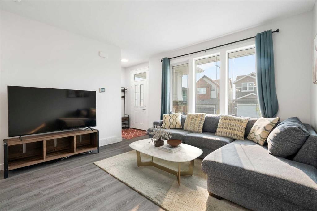 37 Verity Manor Sw, Calgary, AB - Indoor Photo Showing Living Room