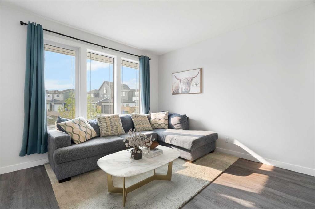 37 Verity Manor Sw, Calgary, AB - Indoor Photo Showing Living Room