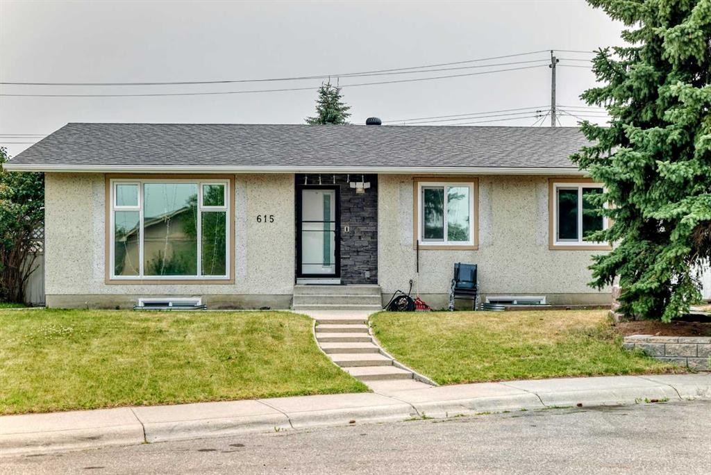 615 Marian Crescent Ne, Calgary, AB - Outdoor