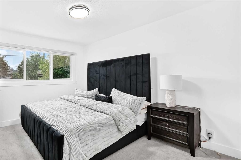 615 Marian Crescent Ne, Calgary, AB - Indoor Photo Showing Bedroom
