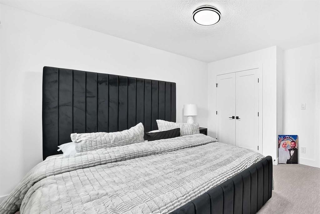 615 Marian Crescent Ne, Calgary, AB - Indoor Photo Showing Bedroom