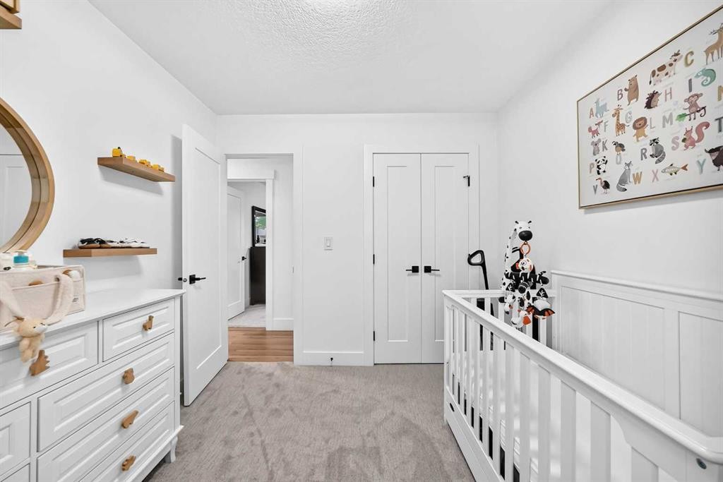 615 Marian Crescent Ne, Calgary, AB - Indoor Photo Showing Other Room