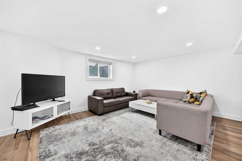 615 Marian Crescent Ne, Calgary, AB - Indoor