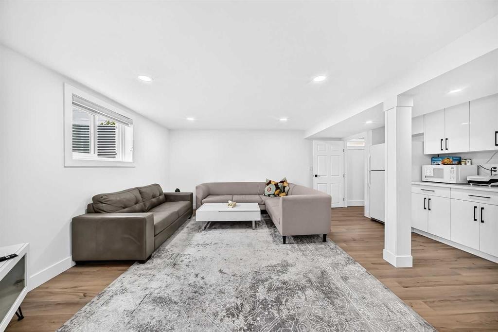 615 Marian Crescent Ne, Calgary, AB - Indoor