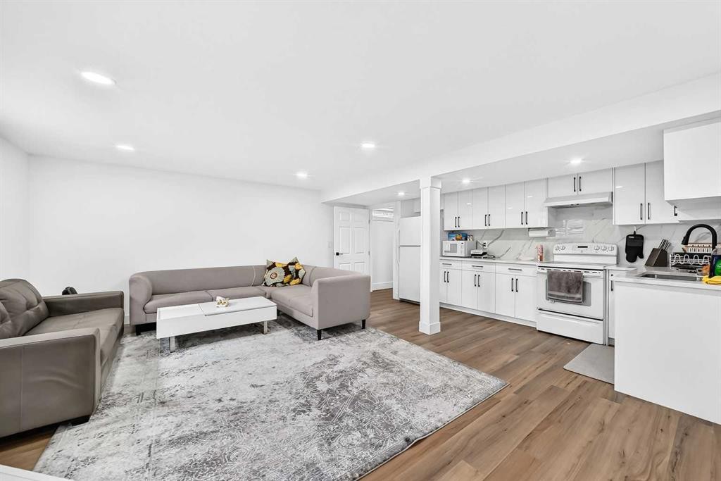 615 Marian Crescent Ne, Calgary, AB - Indoor
