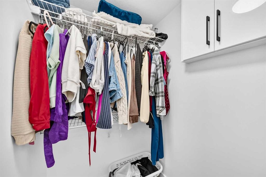 615 Marian Crescent Ne, Calgary, AB - Indoor With Storage