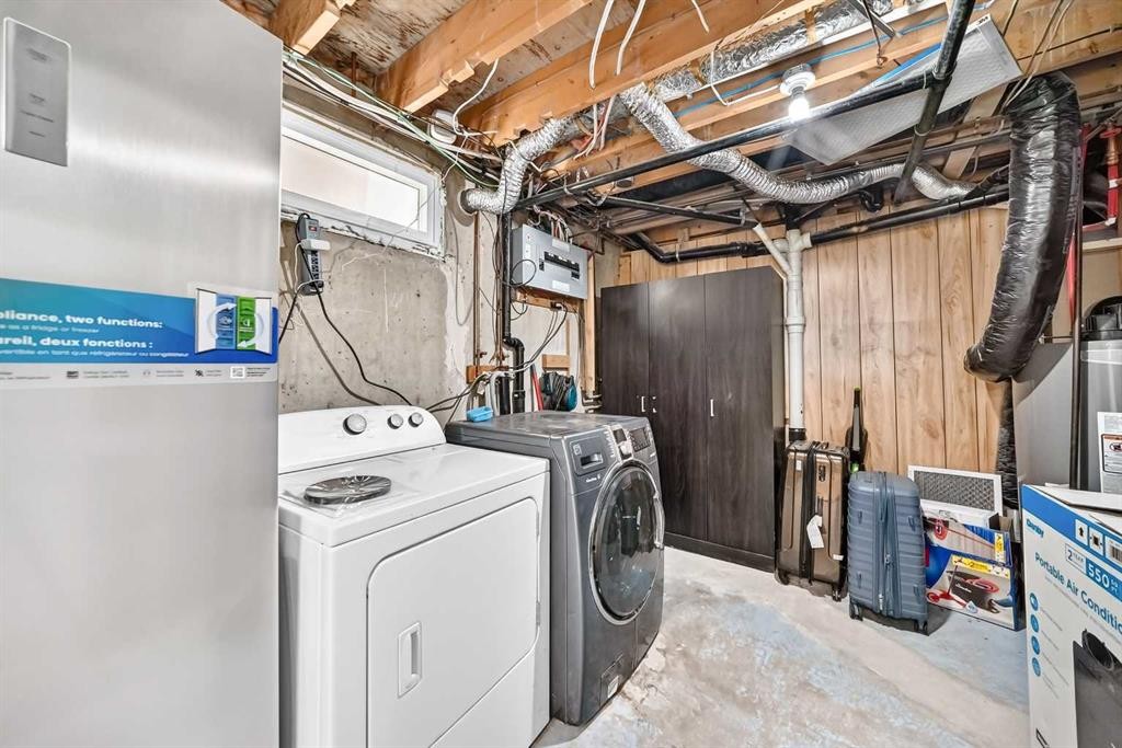 615 Marian Crescent Ne, Calgary, AB - Indoor Photo Showing Laundry Room