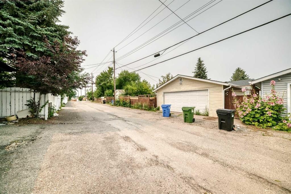 615 Marian Crescent Ne, Calgary, AB - Outdoor