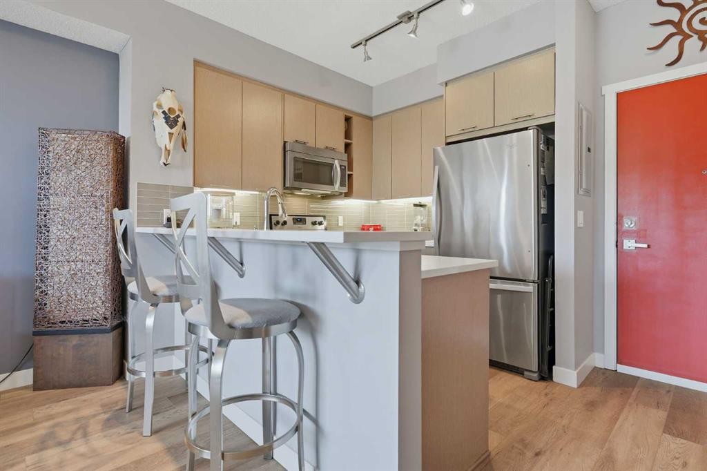 1106-175 Silverado Boulevard Sw, Calgary, AB - Indoor Photo Showing Kitchen
