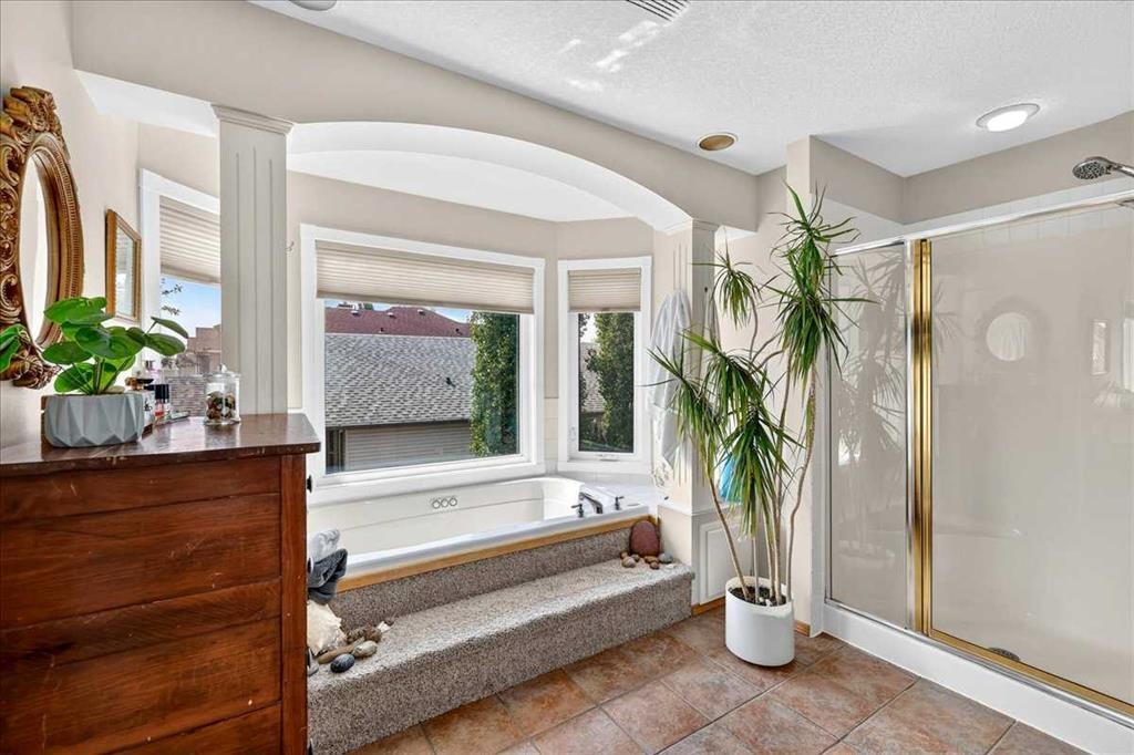 23 Cranfield Crescent Se, Calgary, AB - Indoor Photo Showing Bathroom
