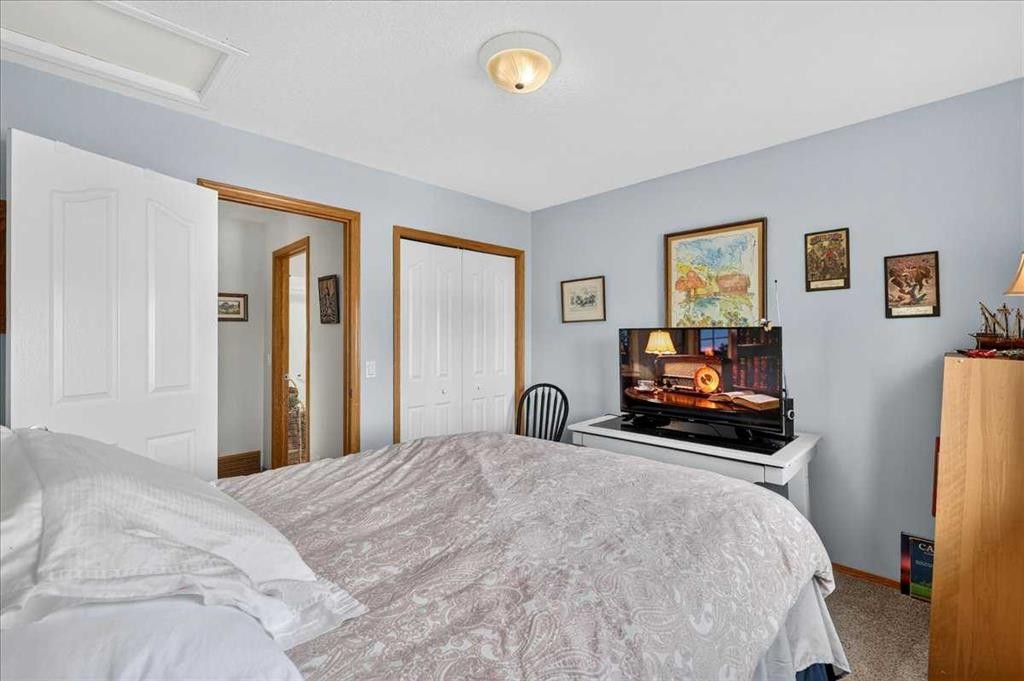 23 Cranfield Crescent Se, Calgary, AB - Indoor Photo Showing Bedroom