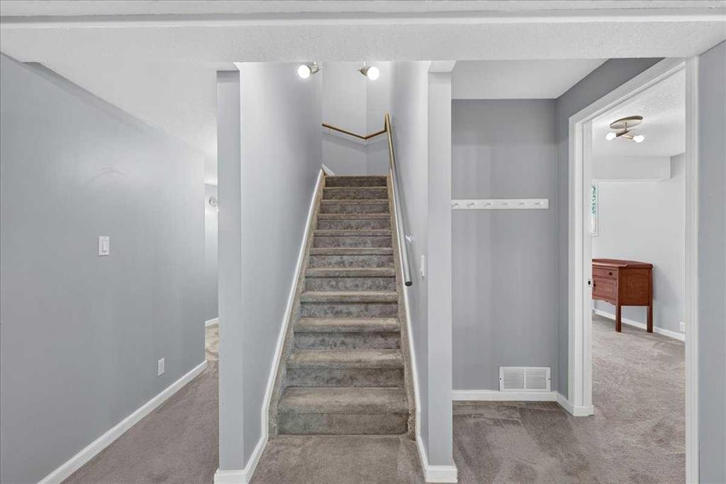 23 Cranfield Crescent Se, Calgary, AB - Indoor Photo Showing Other Room